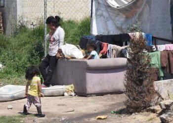 La pobreza trepó al 52,9% y afecta a casi 25 millones de personas