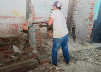 Dr. Salas: “Notificamos que no podían construir y lo hicieron lo mismo”