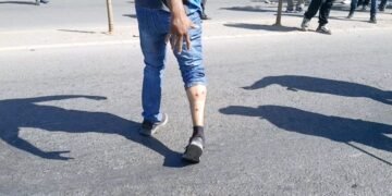 VIDEO: La policía despejó un corte de ruta de obreros de la Uocra en Libertador