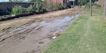 Vecinos reclaman por un trabajo realizado por Aguas del Norte