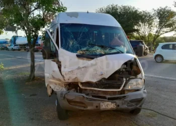Volcó la combi del Grupo Red, hay 8 heridos