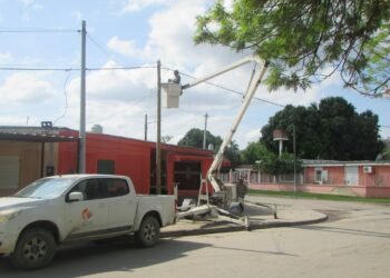 Hipólito Yrigoyen: Mejoras en la iluminación de los Barrios Patrón Costas y San Cayetano
