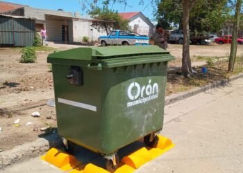 Se colocan los nuevos contenedores en la ciudad