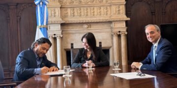 Sáenz acordó con Nación la refuncionalización y reactivación de obras en escuelas salteñas