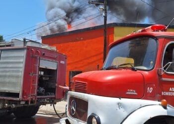 Voraz incendio provocó pérdidas totales