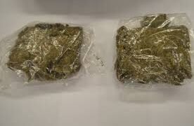 Intentó pasar marihuana en la Brigada de Investigaciones. Fue detenido