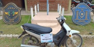 La policía recuperó 3 motos robadas y detuvo a 6 personas