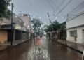 Poste a punto de caerse en pleno centro de Orán
