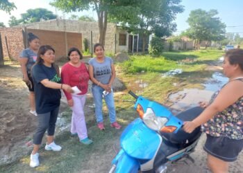 Hace tres meses vecinos padecen por una pérdida de líquidos cloacales