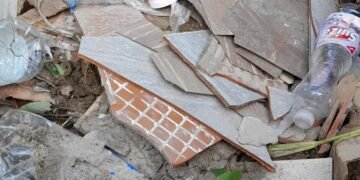 No aprendemos, vecinos cochinos por demás