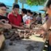 Alumnos prepararon bombas de semillas