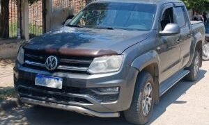 La policía recuperó dos motos y una camioneta