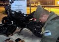 Traficaba cocaína en el tanque de combustible de la moto