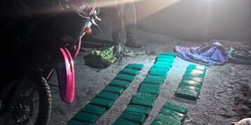 Abandonó dos mochilas con más de 47 kilos de cocaína