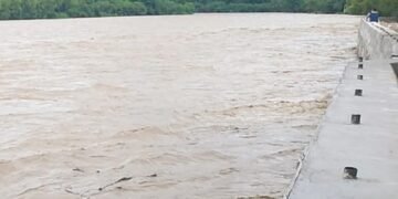 El Puerto Chalanas esta cerrado por la crecida del río