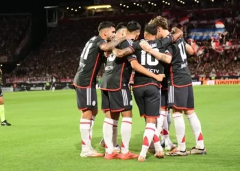 River venció a Estudiantes con un Armani descomunal