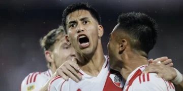 River goleó a Barracas Central y se prende en la pelea por el título
