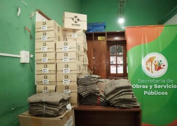 Hipólito Yrigoyen: Entregaron indumentaria a los municipales
