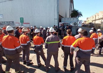 Acindar suspendió a 700 empleados en su planta de Santa Fe