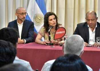 Estudiantes de medicina del interior podrán hacer el curso ingreso en su municipio de origen