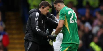 El “Dibu” Martínez sufrió una pequeña fractura en un dedo