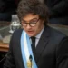Dos encuestas, dos miradas: una dice que el 52,7% desaprueba a Milei, la otra que el 67,9% lo respalda