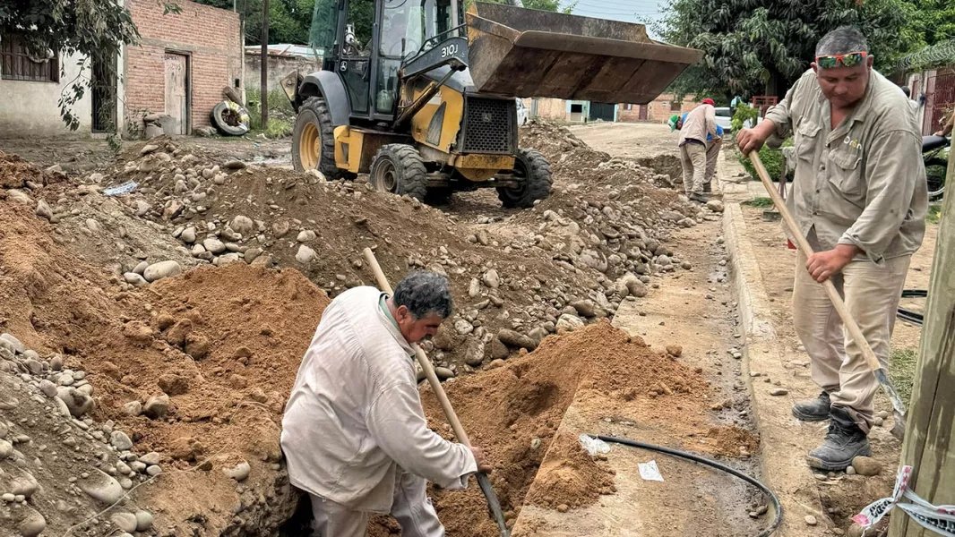 Nuevo pozo de agua y cambio de cañerías en Orán - Radio Ciudad Oran