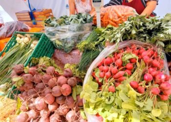 Mañana feria de frutas y verdura en Plaza Eduardo Arias