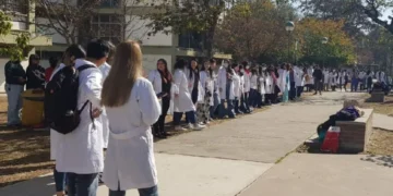 Crisis en Medicina de la UNSA: por falta de recursos y presupuesto suspendieron el ingreso