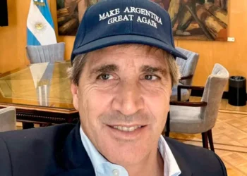 Caputo descartó aumento del bono para los jubilados: “No dan las cuentas”