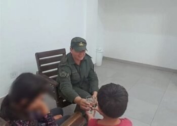 Aguas Blancas: Dejó encerrados a sus dos hijos en una camioneta bajo el sol brutal