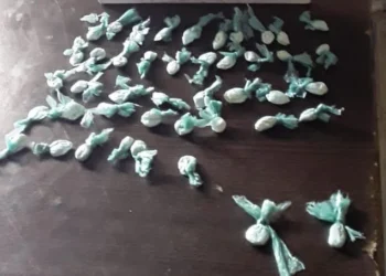 Dos detenidos por venta de bochas de cocaína