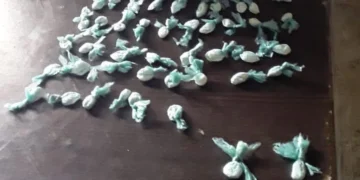 Dos detenidos por venta de bochas de cocaína