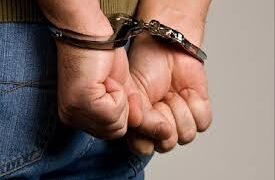 Detenido por desobedecer medidas judiciales y agredir a su hermano