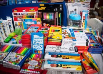 Feria de útiles escolares en el Barrio 9 de Julio