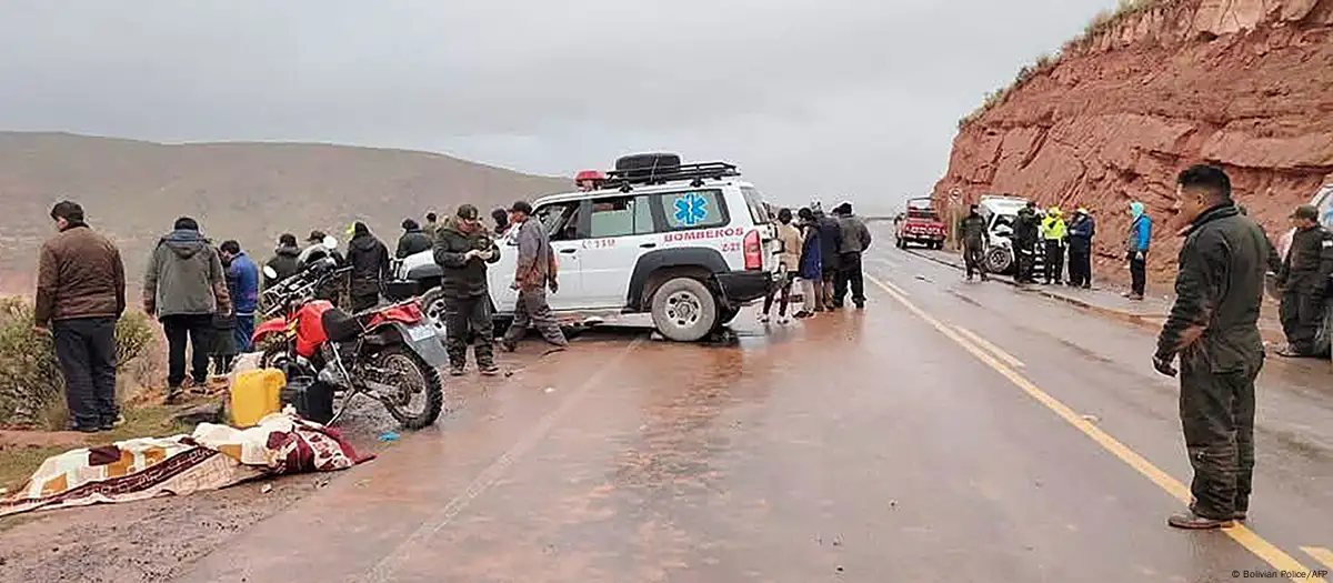 Al menos 31 muertos en accidente en una ruta de Bolivia - Radio Ciudad Oran