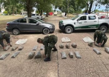 Intentaron fugarse con 30 kilos de marihuana