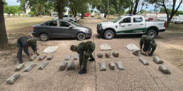 Intentaron fugarse con 30 kilos de marihuana