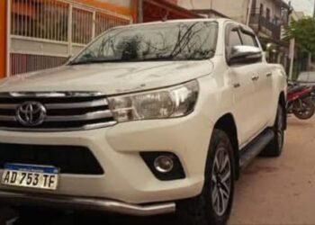 Se robaron otra camioneta Toyota Hilux en Orán