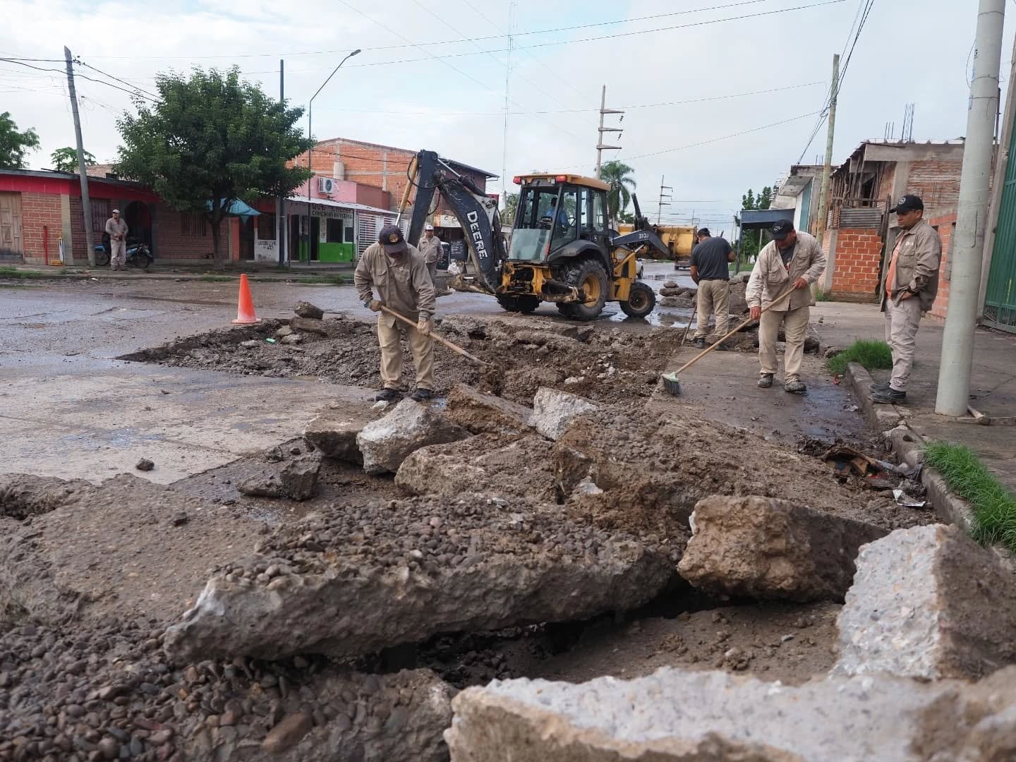 Continúa el arreglo de calles en la ciudad - Radio Ciudad Oran
