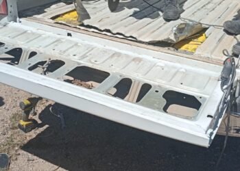 Traficaban 64 kilos de cocaína en el doble fondo de la caja de una camioneta