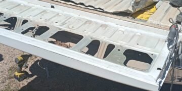 Traficaban 64 kilos de cocaína en el doble fondo de la caja de una camioneta