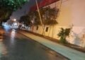 Otro poste a punto de caerse en Orán