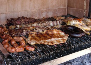 Le depositaron $12,5 millones, los devolvió y pidió un asado como recompensa