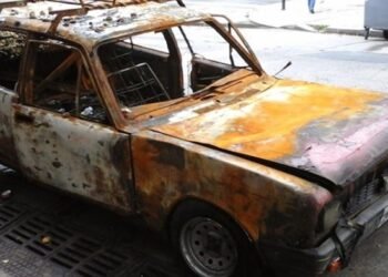 Notificaran y levantarán autos abandonados en la vía pública