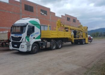B° 4 de Junio: Llegan las máquinas para perforar el pozo de agua