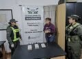 Traficaba tres paquetes de cocaína adosados a su cuerpo