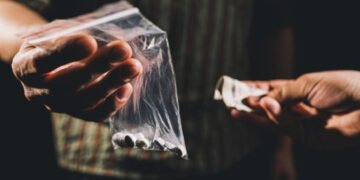 Prisión preventiva para una acusada de vender droga mientras cumplía prisión domiciliaria