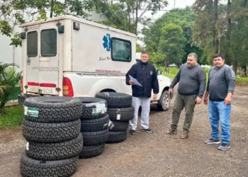La Fiscalía Federal de Orán donó cubiertas para ambulancias del norte