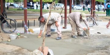 Reparan vereda de la Plaza Pizarro